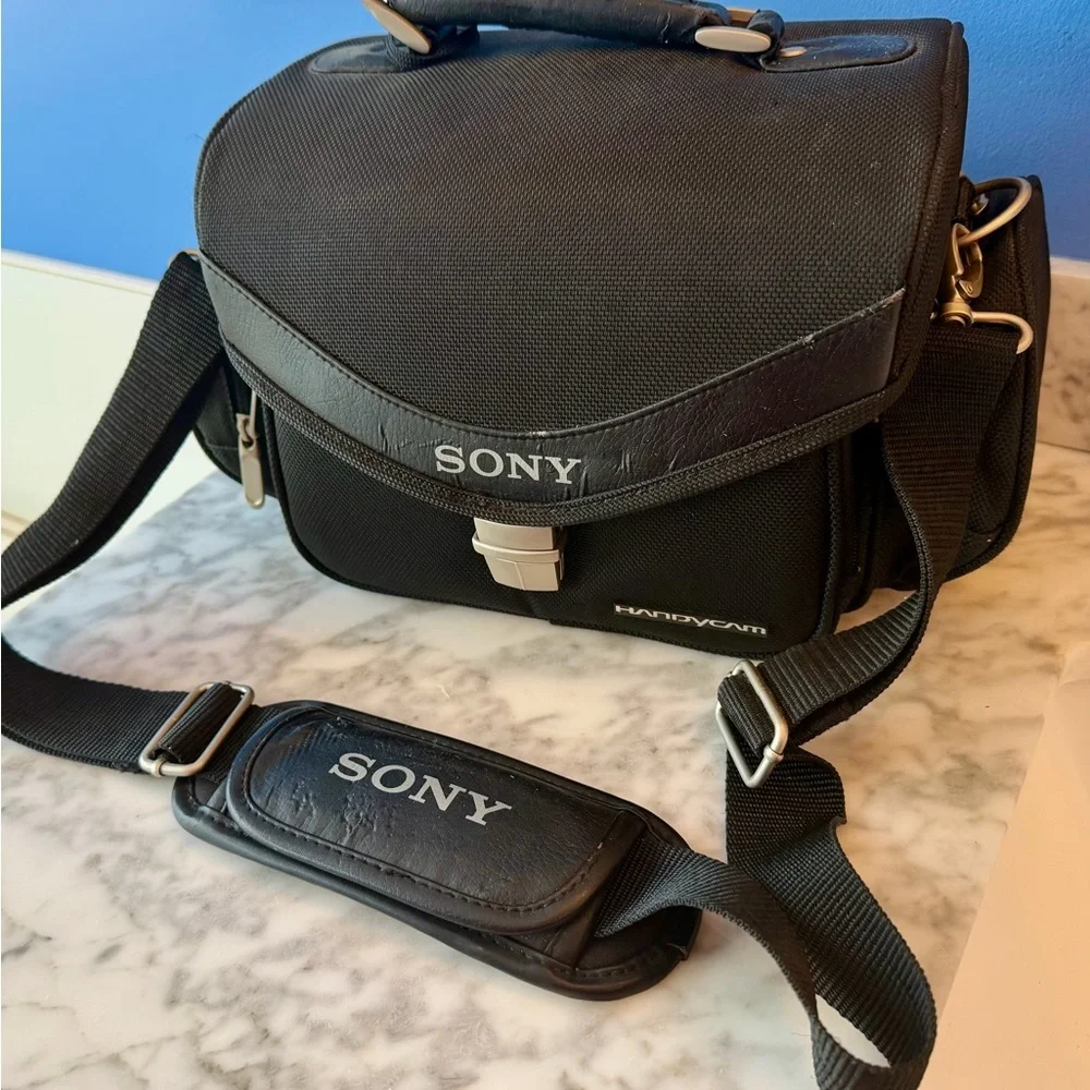 Sony Handycam Digital Camcorder Black Hard Shell Carrying Case w/ Shoulder Strap